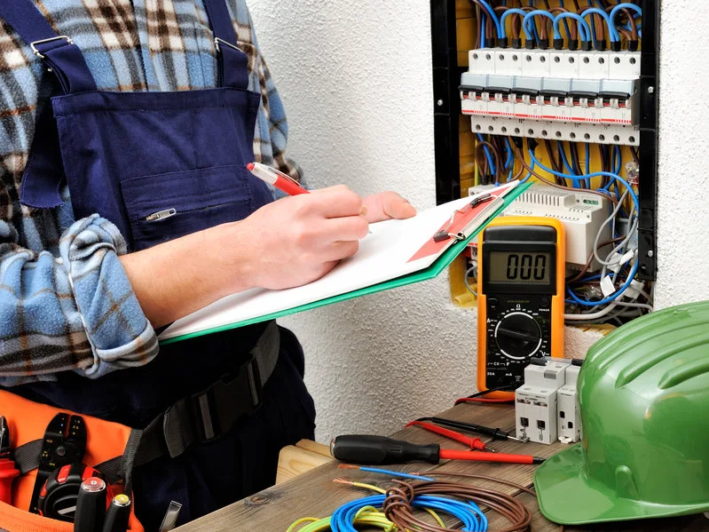 Comment réduire sa facture grâce à une installation électrique optimisée ?